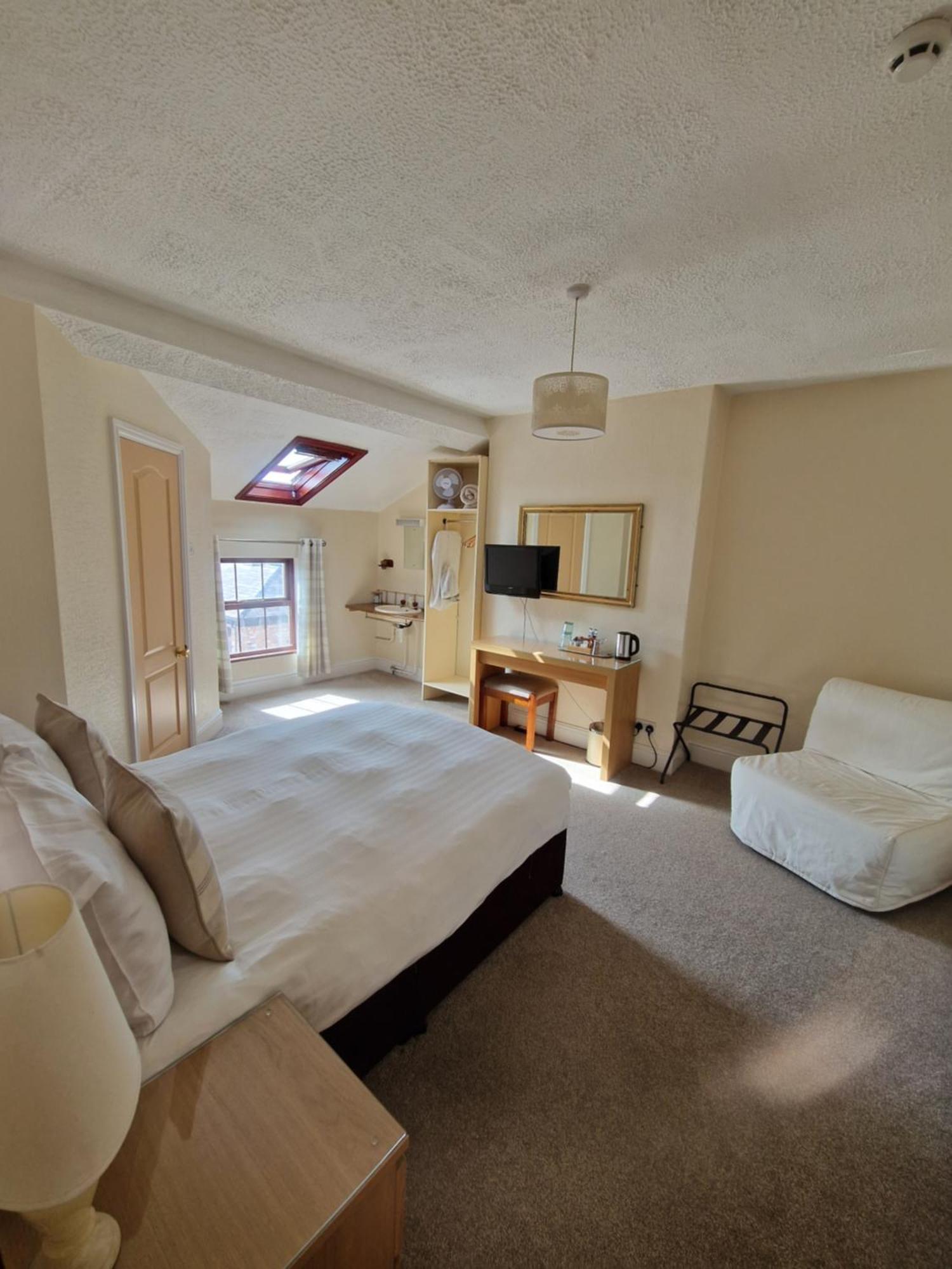 Glen Garth 5* Chester
